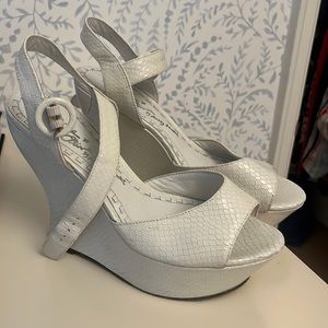 Alice and Olivia White Wedges